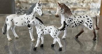 Famille schleich tacheté