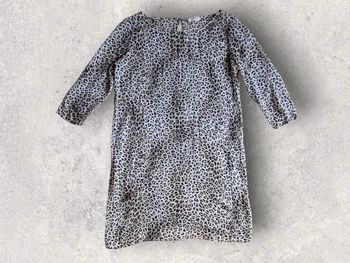 Robe Ba&sh léopard et sa doublure. Coupe droite manches 3/4 fluide et transparent taille 2