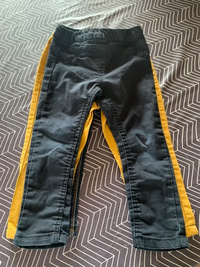 Lot 1 jeans et 2 pantalons Kiabi 24mois - photo numéro 4