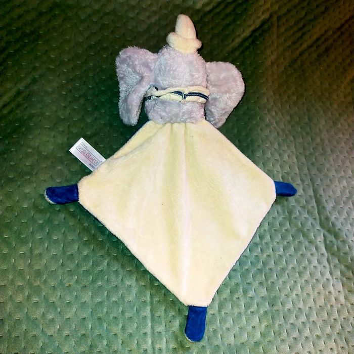 Doudou Dumbo plat bleu, blanc, gris cigogne Disney Baby - photo numéro 3