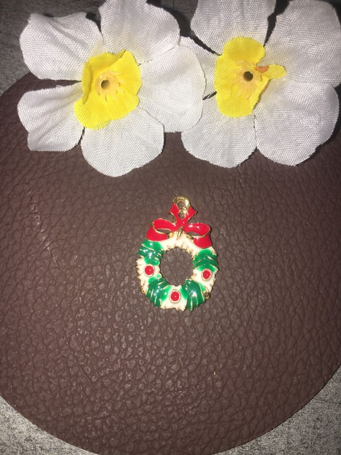 pendentif fantaisie métal doré noel couronne de l’avant houx