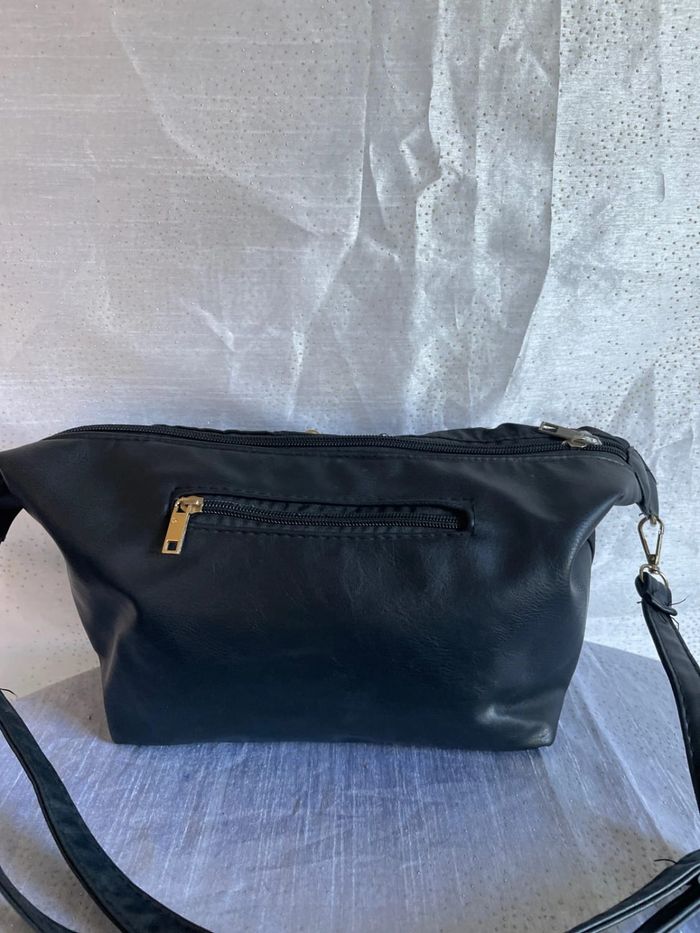 Sac noir strass - Très bon état - photo numéro 4