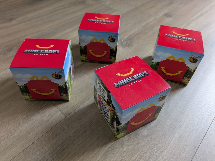 Puzzles MINECRAFT neufs ( Jeu Mc Donald's 2025 ) - photo numéro 2