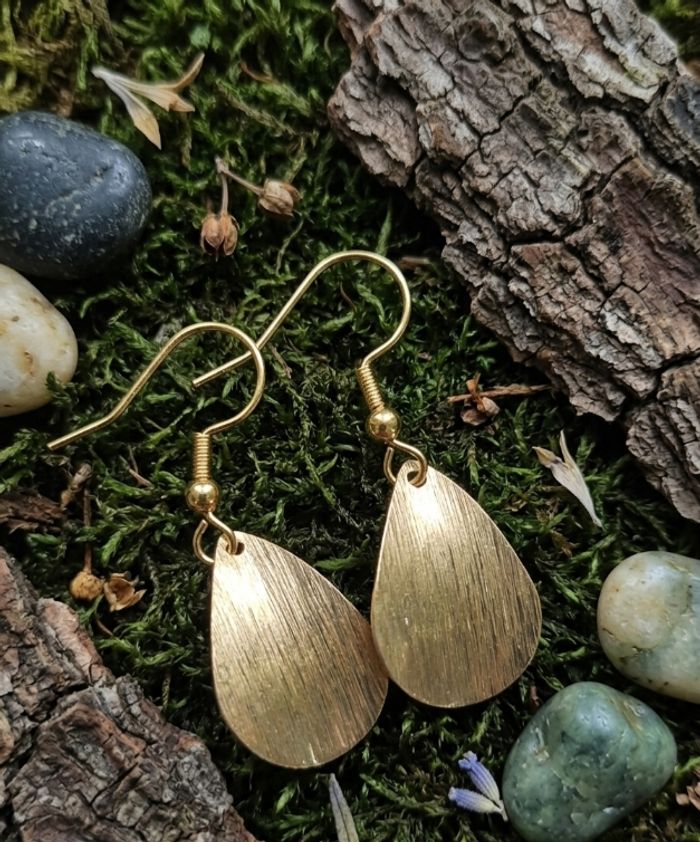 Boucles d’oreilles "Gouttes d'or" - photo numéro 1