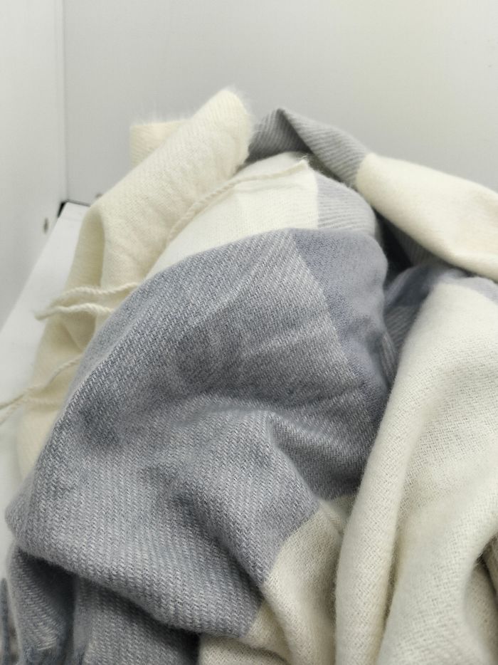 Écharpe style Burberry - photo numéro 2