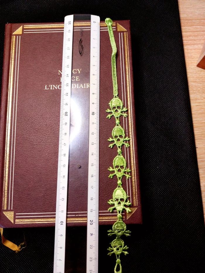 Magnifique bracelet ajustable en tissu broderie verte tête de mort - photo numéro 4