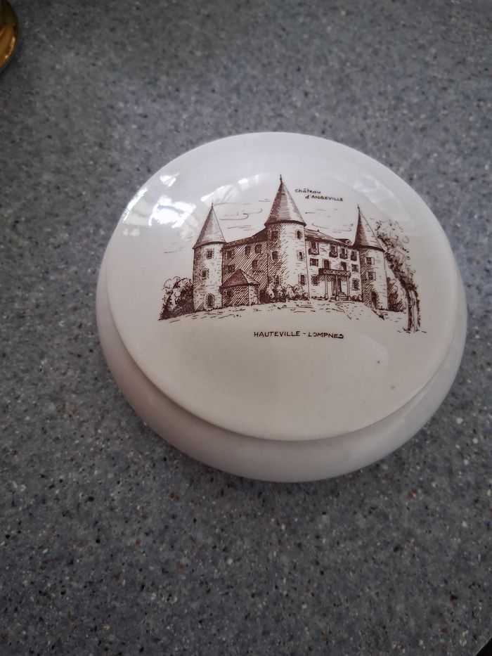 Bonbonnière motif château  blanche