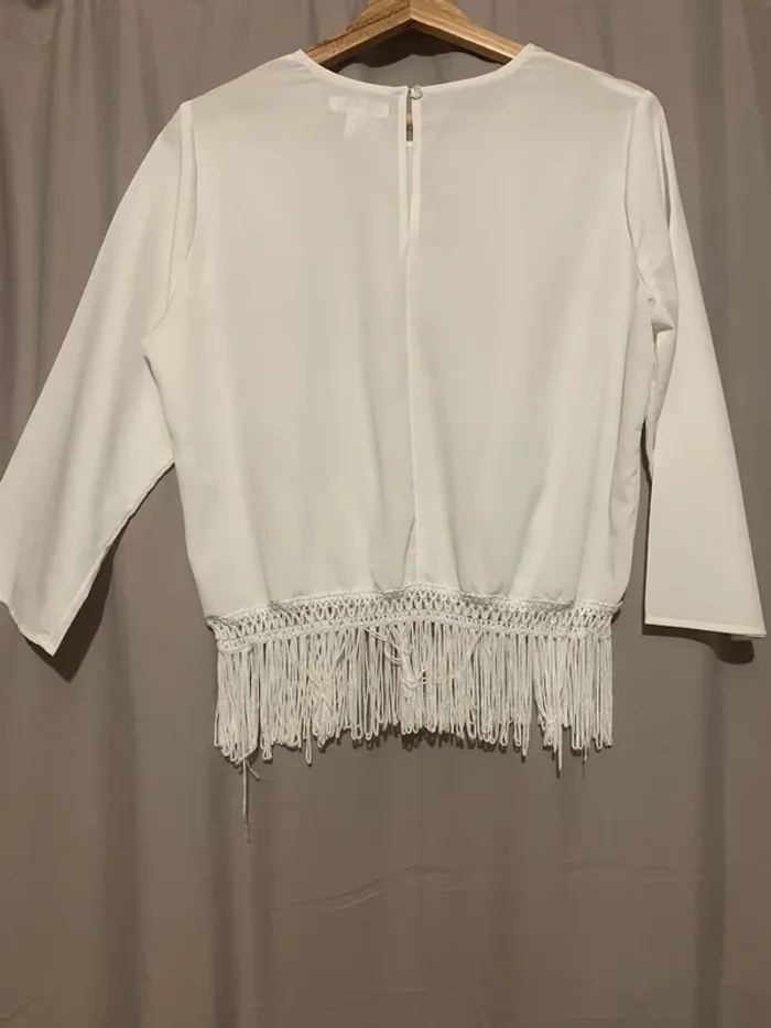Haut blanc à franges - photo numéro 2