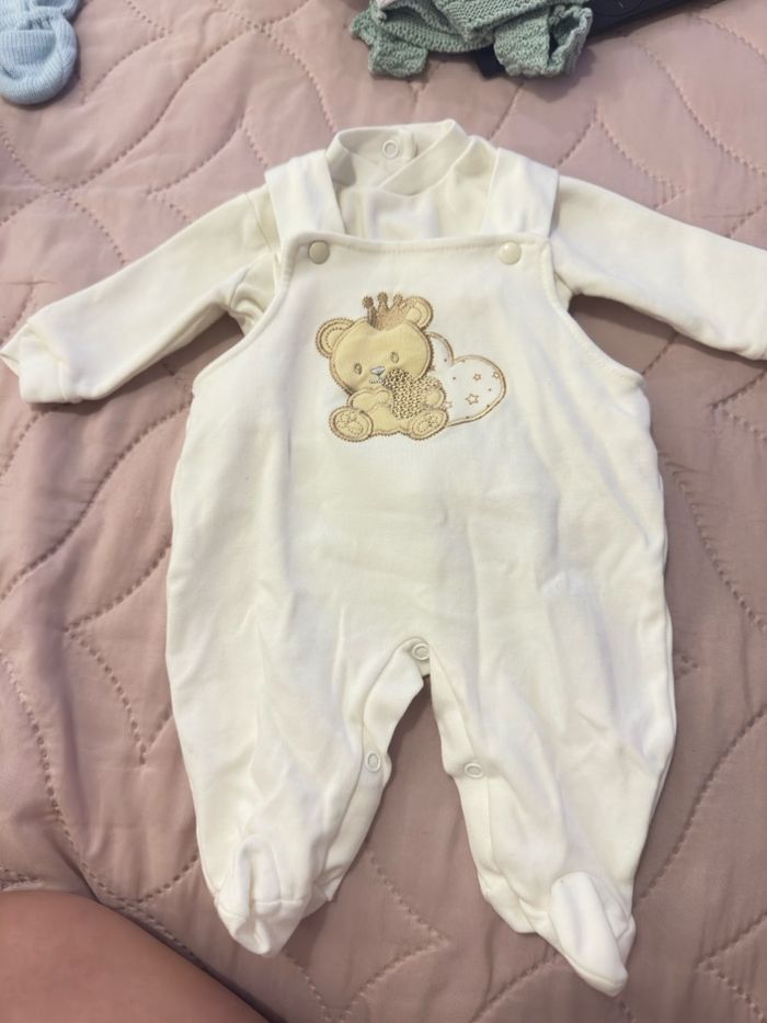 2 bodys neuf avec haut en body