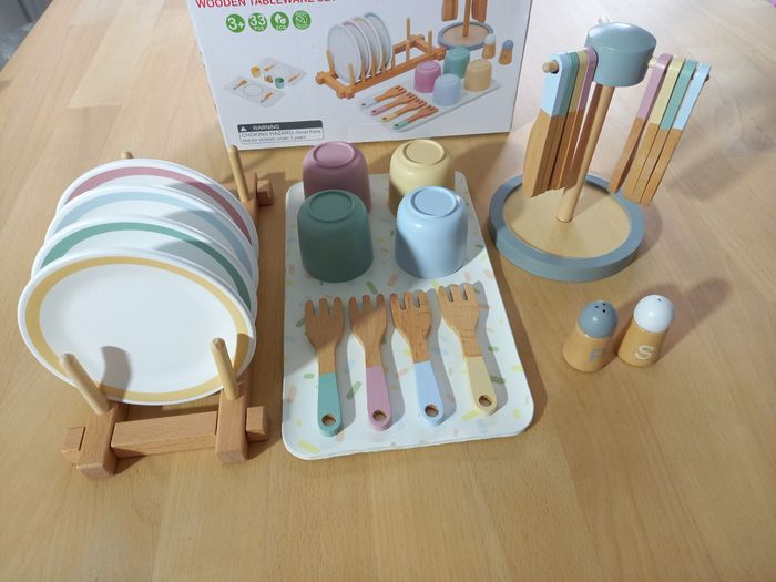 Dinette en bois - photo numéro 2