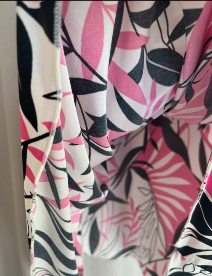 Jolie robe femme taille 38/40 - photo numéro 3