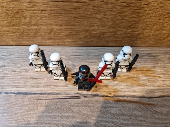 Figurines type lego Sith Kylo Ren + 4 stormtroopers star wars - photo numéro 5