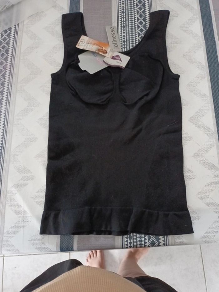 Top silhouette noir