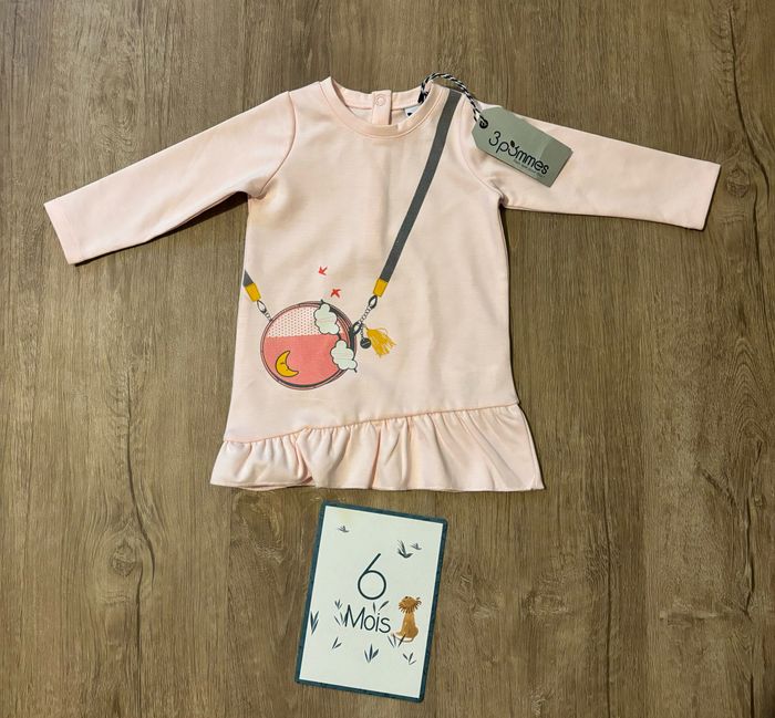 Robe neuve avec étiquette