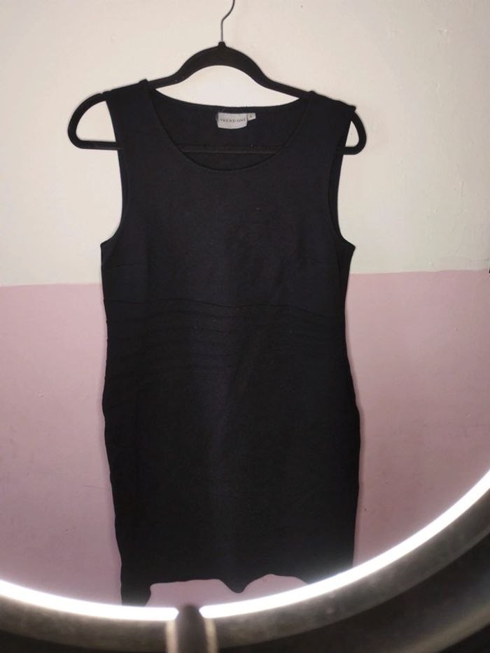 Robe noire trend one