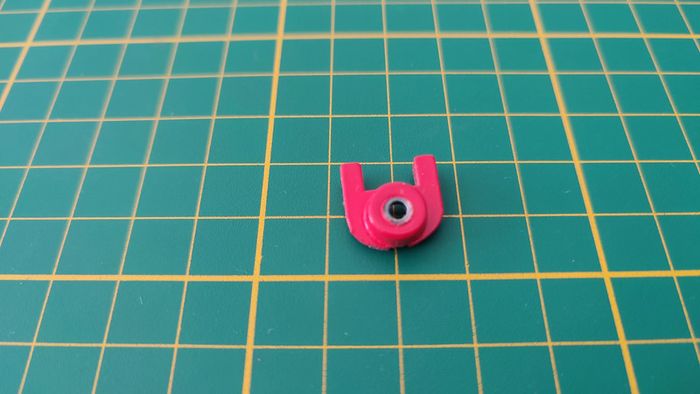 Fixation capot pièce détachée miniature Bugatti EB110 1992 Maisto 1/18 1/18ème #B79