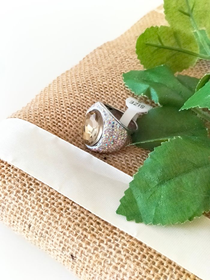Bague de luxe personnalisée en acier inoxydable sertie de strass brillants neuve - photo numéro 2