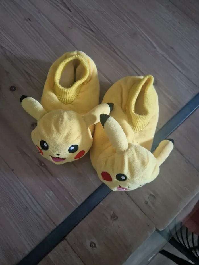 Chaussons Pikachu - photo numéro 2