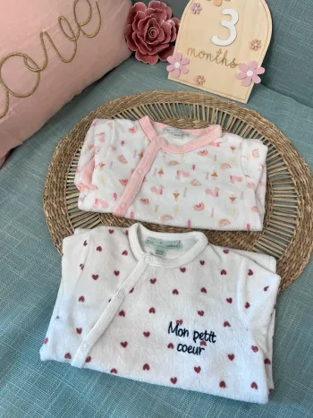Lot 2 pyjamas velours taille 3 mois