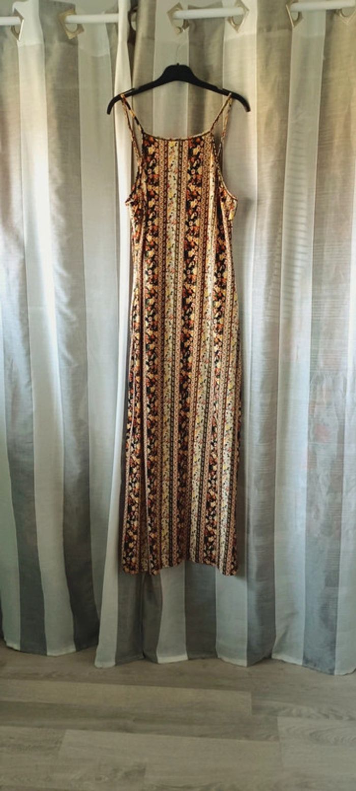 Robe longue femme Shein, motif fleuri, taille M, en très bon état.