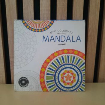Carnet de coloriage antistress mandala