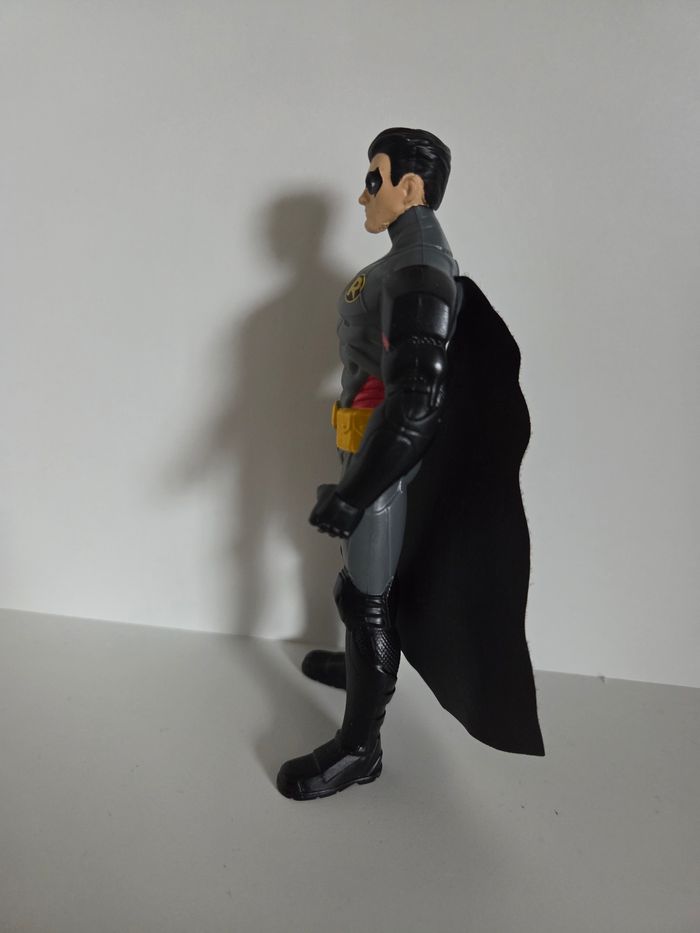 Figurine Articulée robin (DC Comics) - Version Rebirth/Armure Grise 15 cm - photo numéro 4