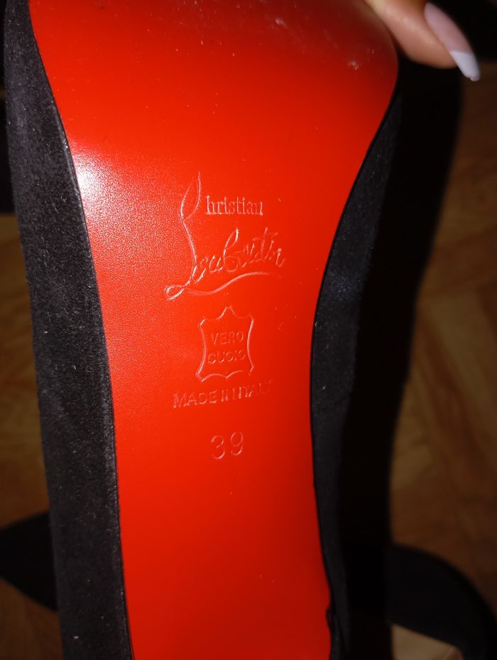 Escarpins Louboutin noires velours 39 - photo numéro 2