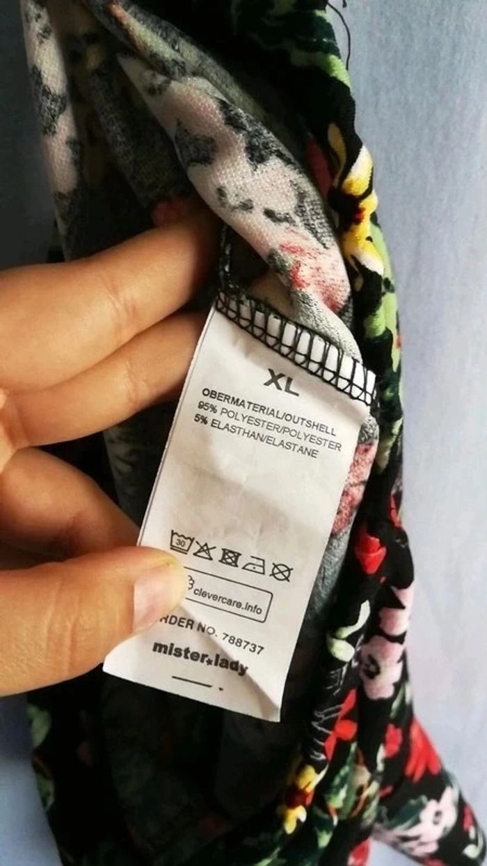 Jupe trapèze fleuri NEUF T42 Blind Date 💮95% Polyester - photo numéro 4