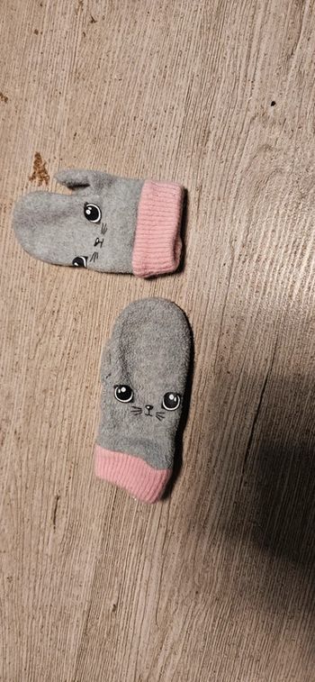 Paire de moufles grises et roses, H&M, taille 1,5/2 ans, peu mises