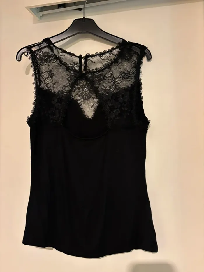 Haut noir chic dentelle La City – Taille 38 - photo numéro 4