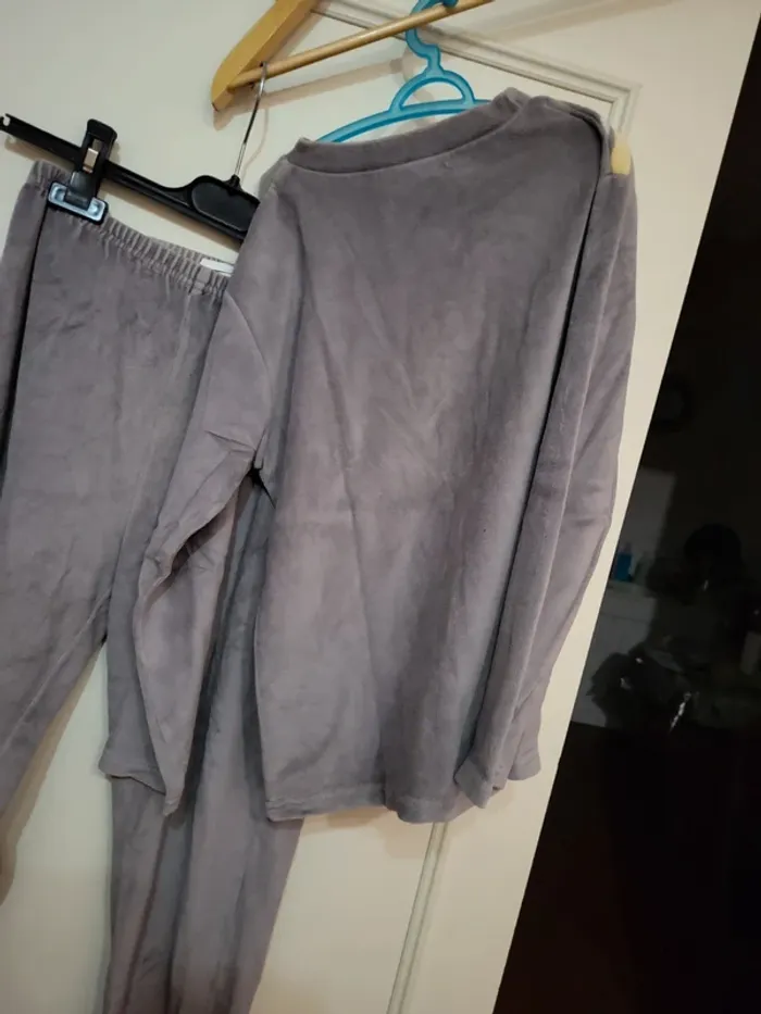 Pyjama rayé gris et jaune - photo numéro 4