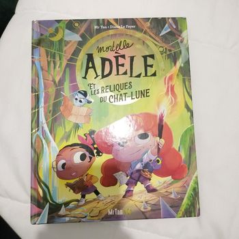 Livre adele reliques chat lune