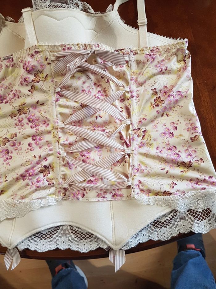 Corset bustier Lejaby  taille 3 ou M - photo numéro 7