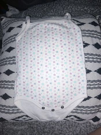 Lot 2 bodies taille 74cm 9mois