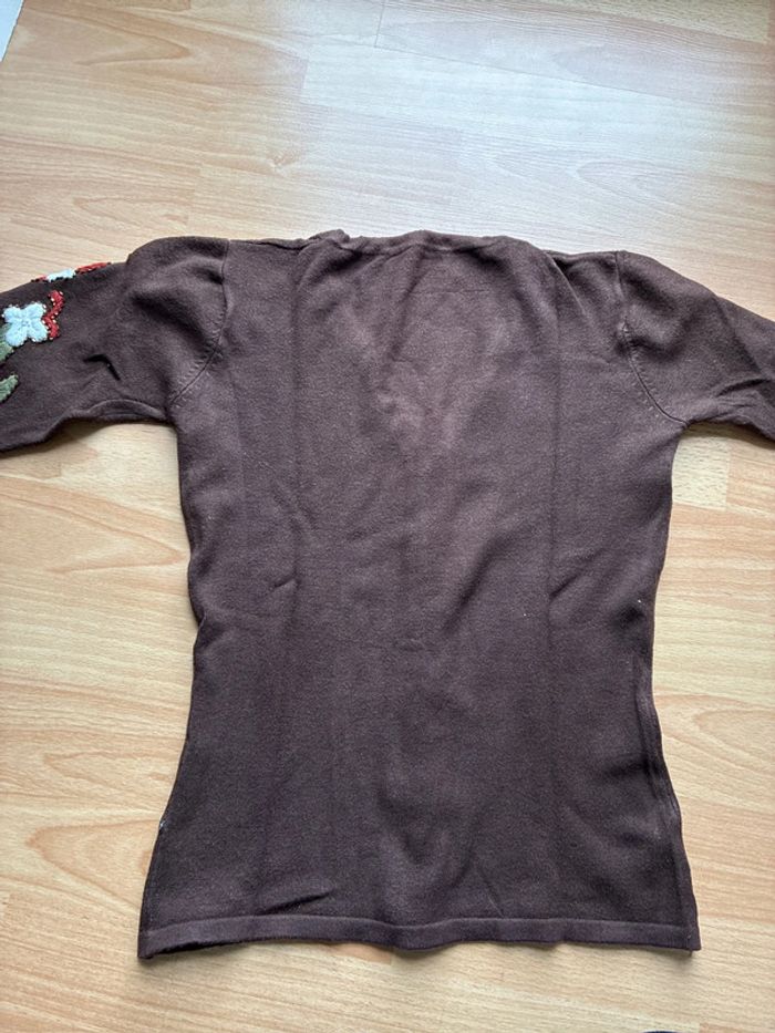 Pull avec broderies - photo numéro 4