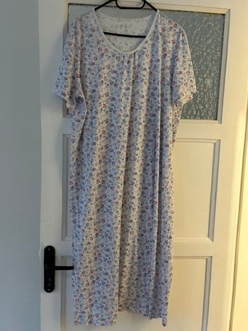 Chemise de nuit motif fleur 