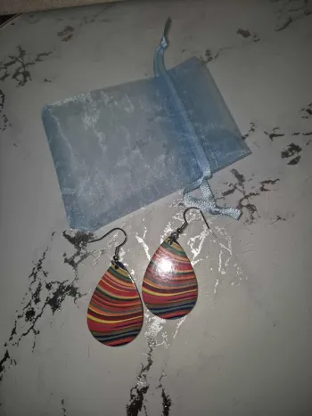 Boucle d'oreille goutte