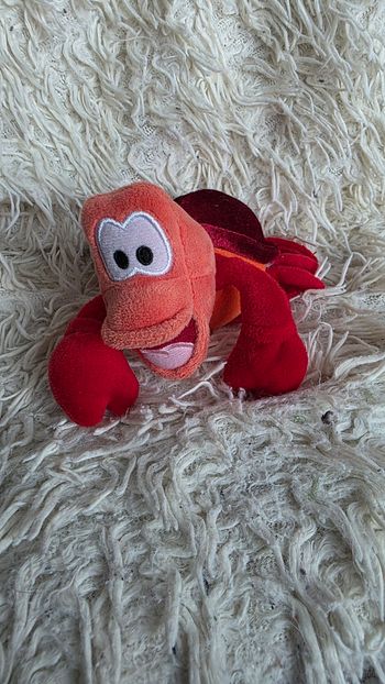 Peluche d'épaule aimanté disney Sébastien la petite sirène  disneyland paris - disney store