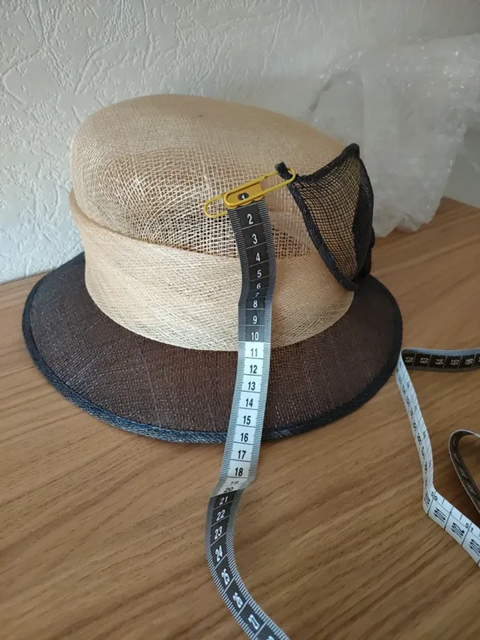 Chapeau cérémonie neuf - photo numéro 3