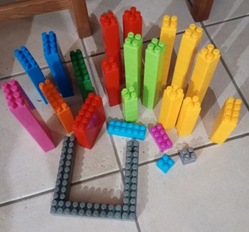 Lot 147 briques (gros légo)