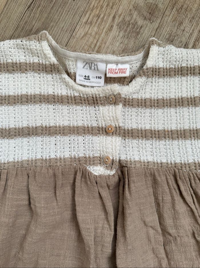 Robe d’été beige 4/5 ans Zara fille - photo numéro 3