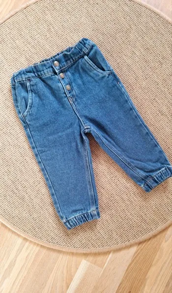 Jean garçon large taille 2A neuf