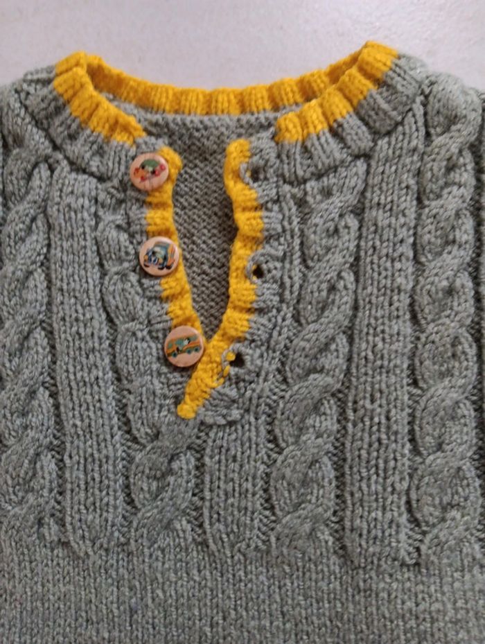 Pull fait main taille 8 ans - photo numéro 3
