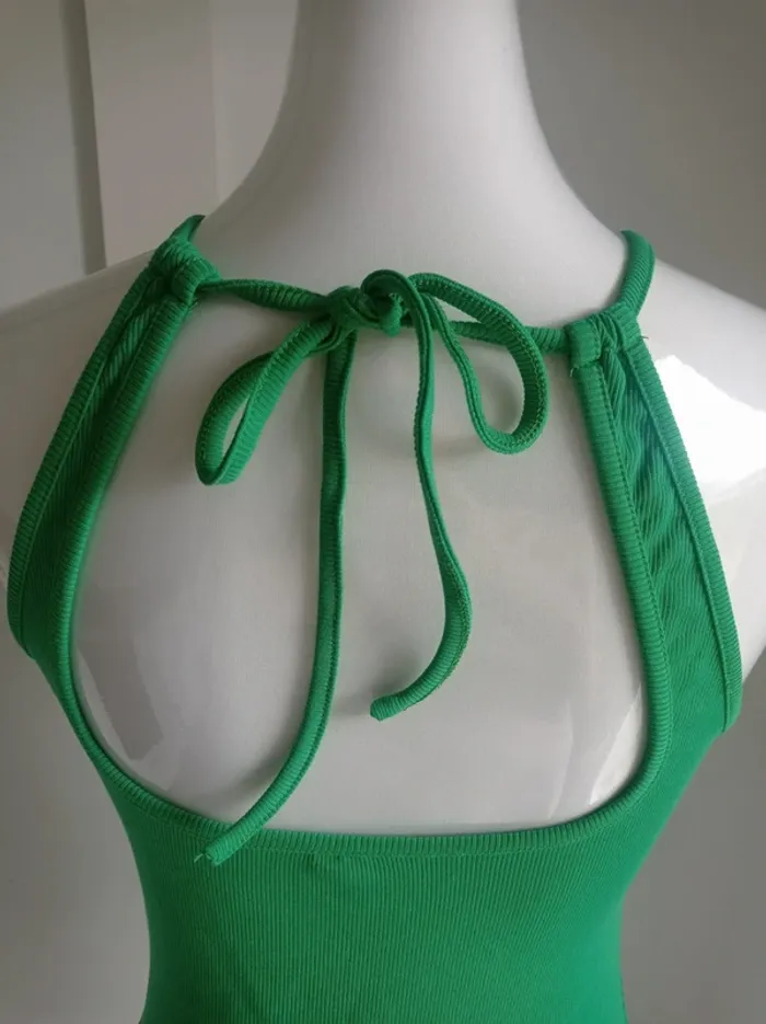 Robe d'été moulante verte côteléebavec lien pour attacher dans le cou T.M Shein - photo numéro 4