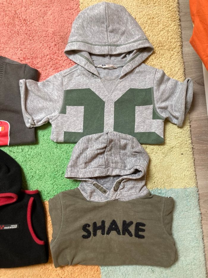 Lot 6 pulls et sweat  Garçon 👦 - 5 ans - TBE - photo numéro 2