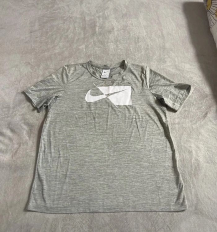 T shirt tennis Nike 14 ans - photo numéro 2