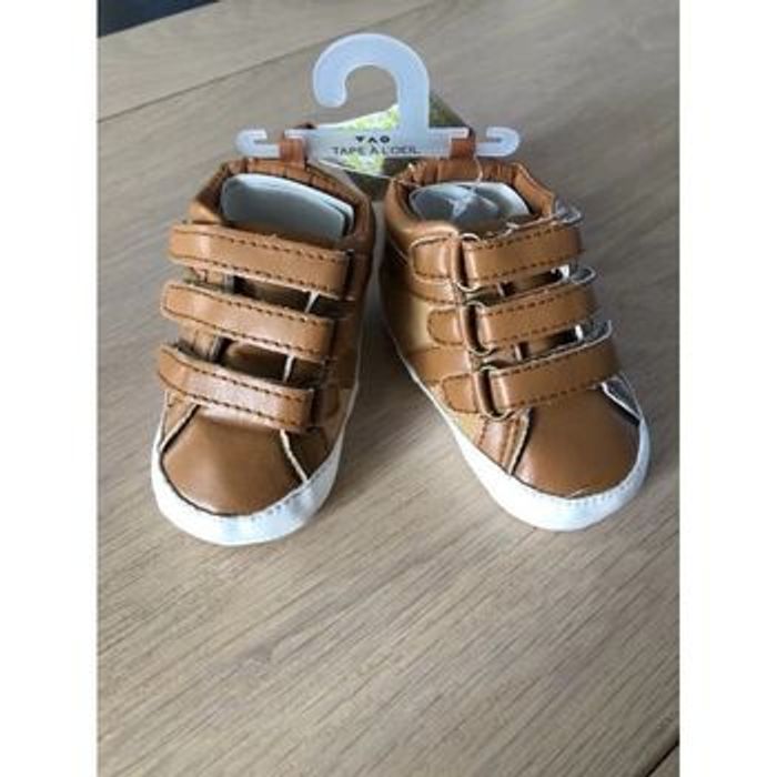 Les chaussons marrons à scratchs  tape à l’œil - photo numéro 2