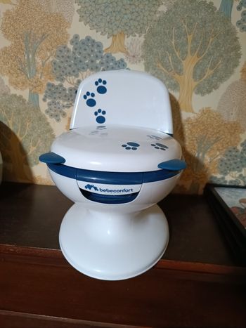 Pot panda avec fausse chasse d'eau