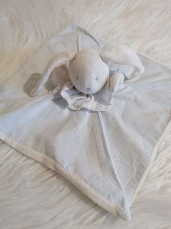  C'est réservé Doudou plat tête de lapin bleu et blanc moulin roty 