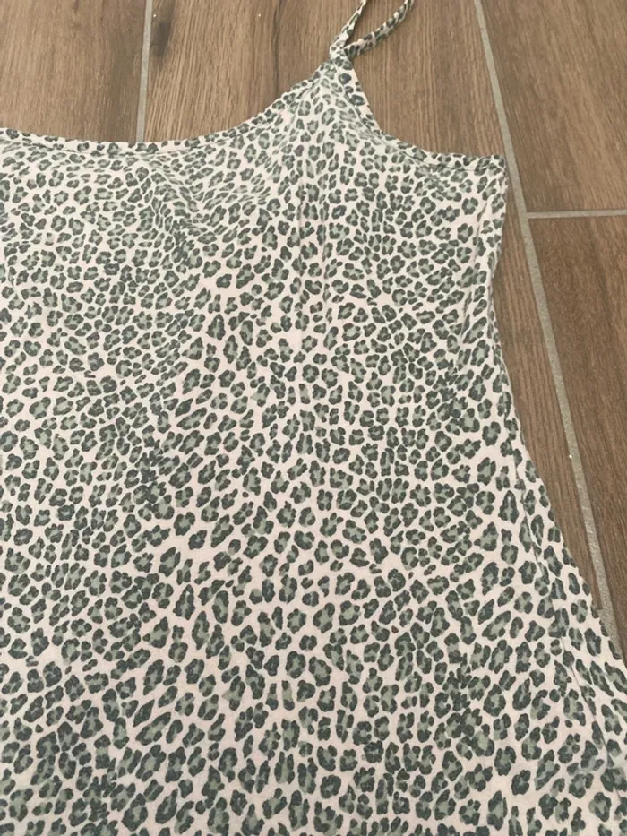 Robe courte ou teeshirt - photo numéro 2